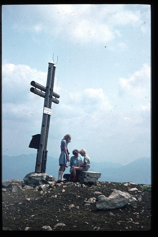 21.Drielandenpunt jun 1976 Mama,Marion,Peter.JPG
